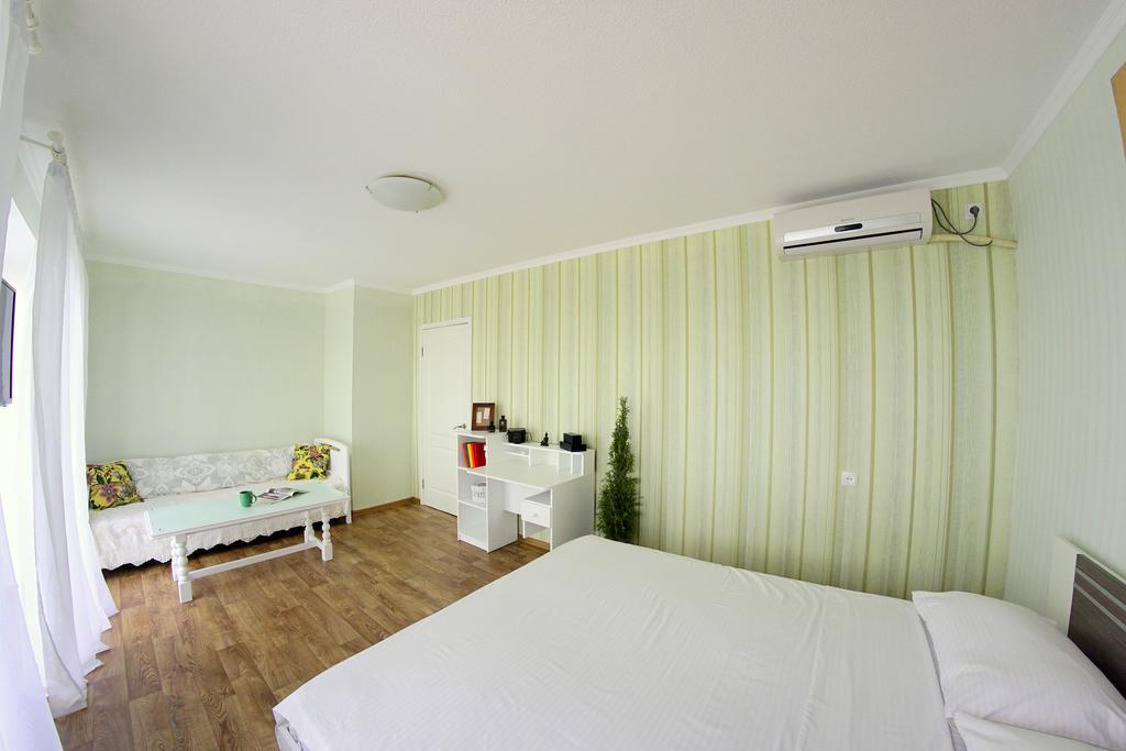 Flatsy At Botanichniy Sad Underground Apartment *